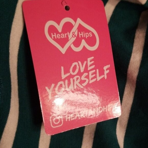 Heart & Hips top (L) - Picture 4 of 5